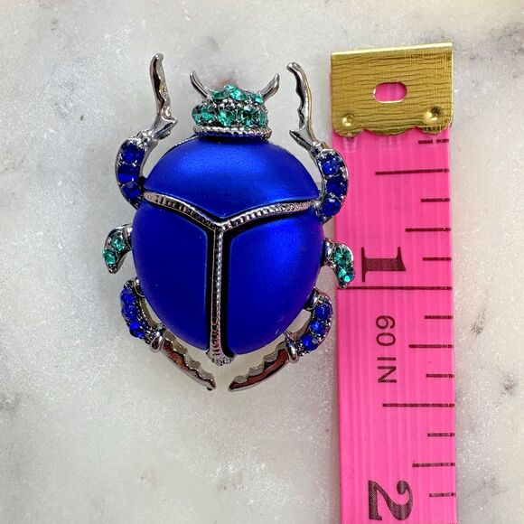 Sacred Scarab Beetle Brooch Pin with Blue Crystal – Egyptian Symbol of Rebirth - Picture 3 of 6